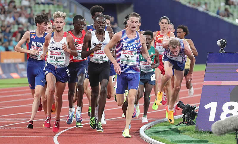 L&auml;ufer im 10000-Meter-Lauf