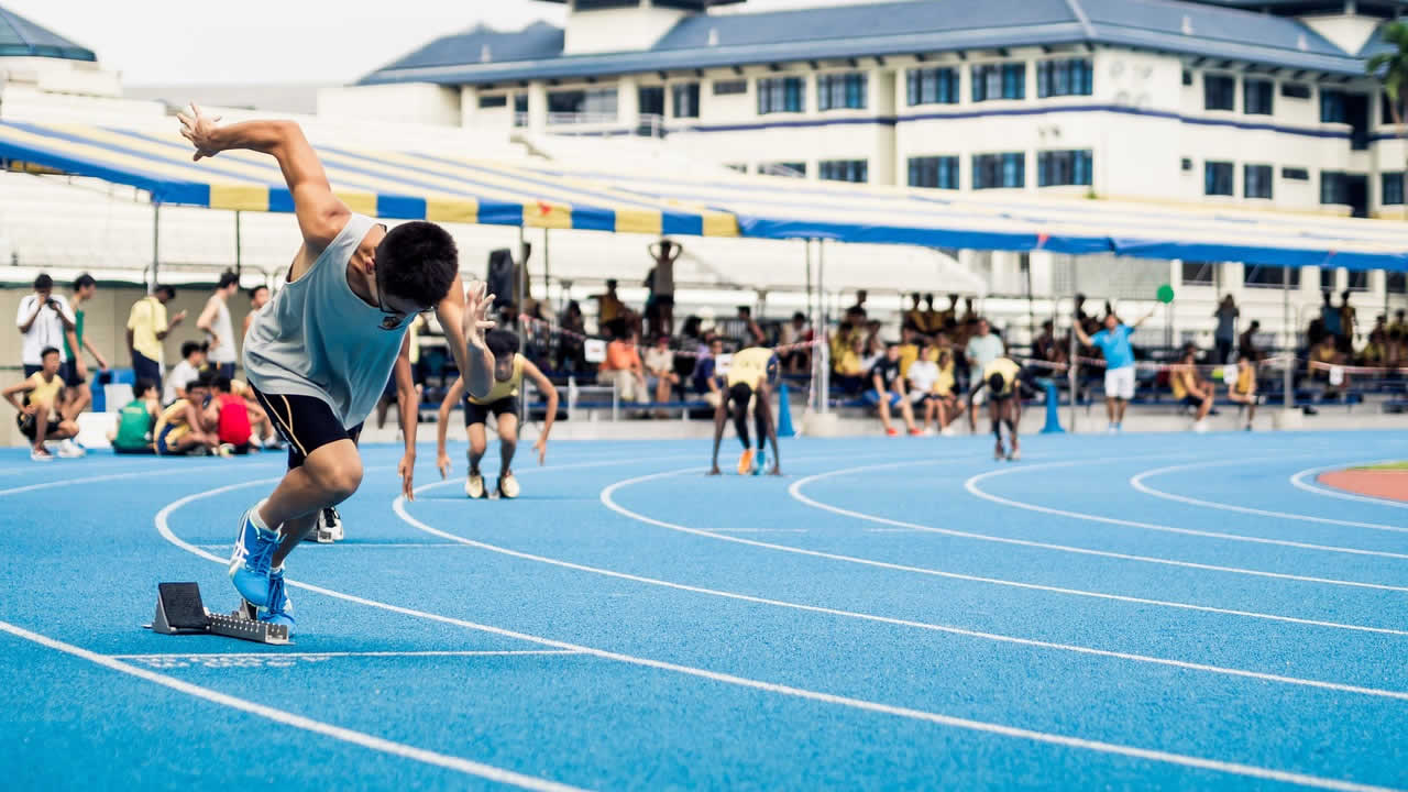 Start beim 200 Meter Sprint