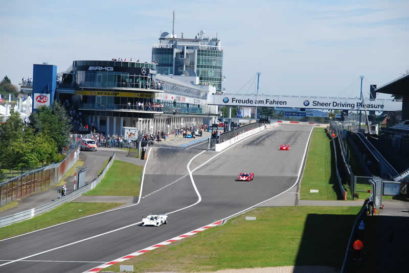 Herausforderung 24 Stunden Rennen am deutschen Nürburgring